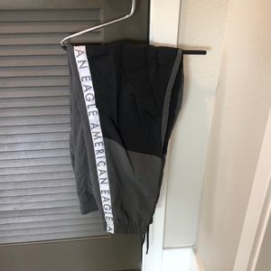 American eagle joggers mens size small zipper pockets two tone black and gray